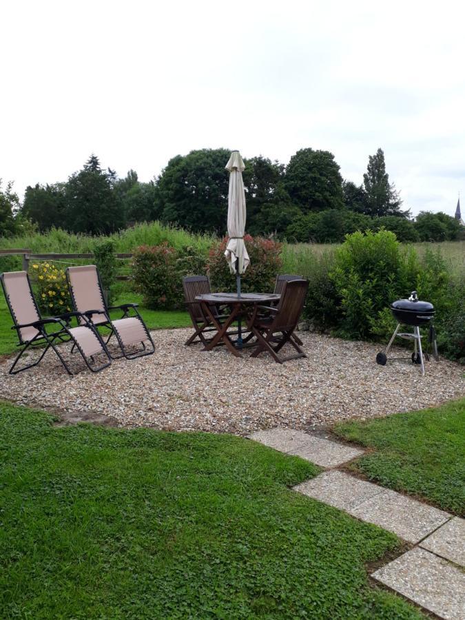 Villa Laroulottedubec Malleville-sur-le-Bec Exterior foto